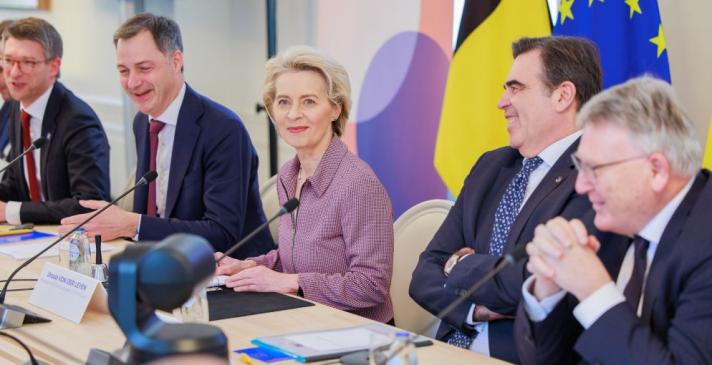 Alexander De Croo, Ursula von der Leyen and Margaritis Schinas at the European Commissioner, in the Val Duchesse Social Partners Summit